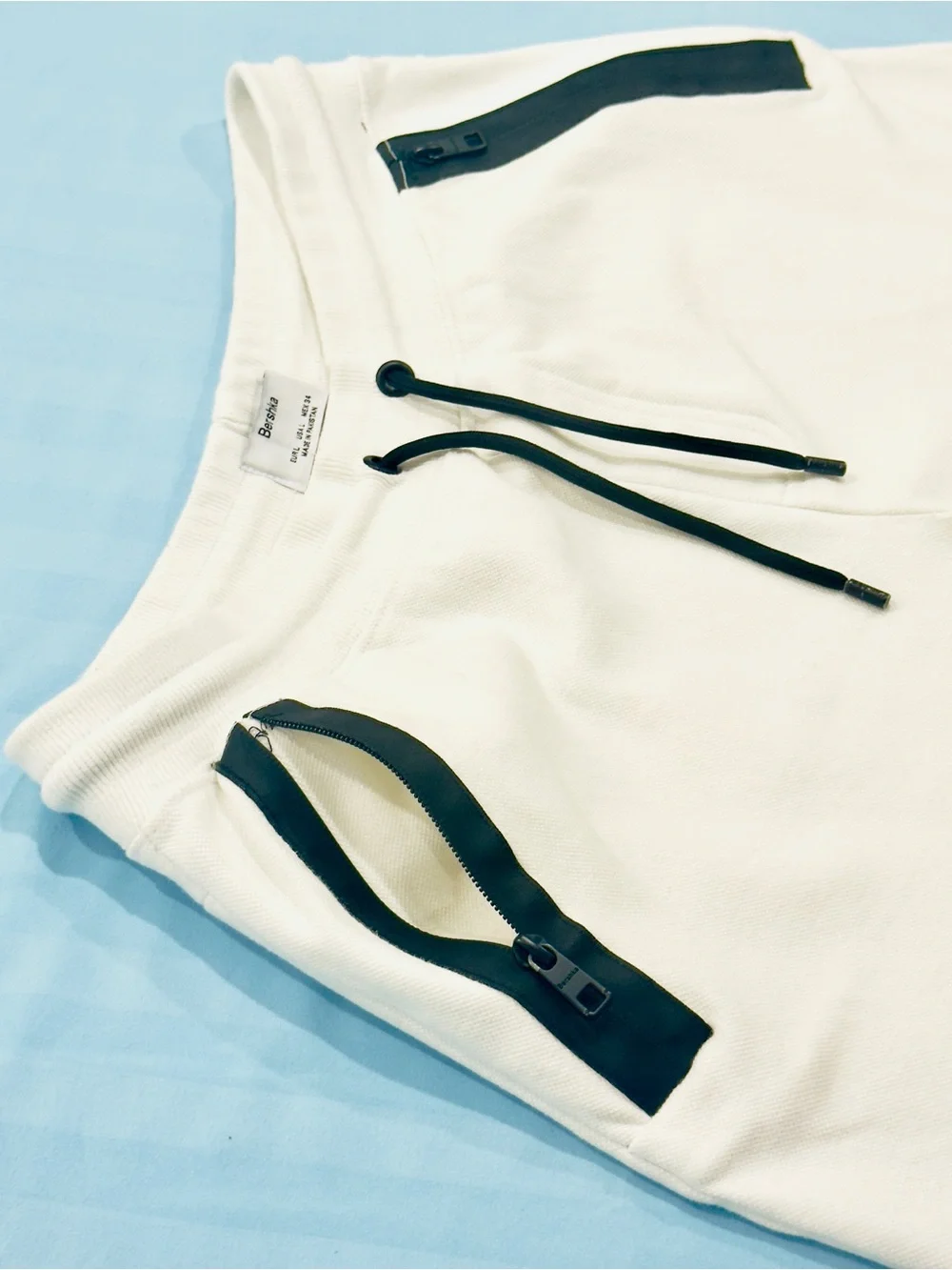 Bershka White Athletic Men’s Shorts with Black Accents Large Size L - Picture 3 of 10